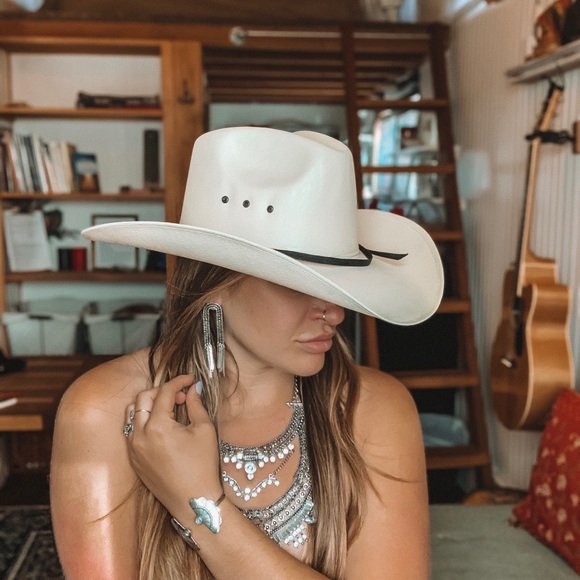 Meet your Posher, Katie - Picture 6 of 8